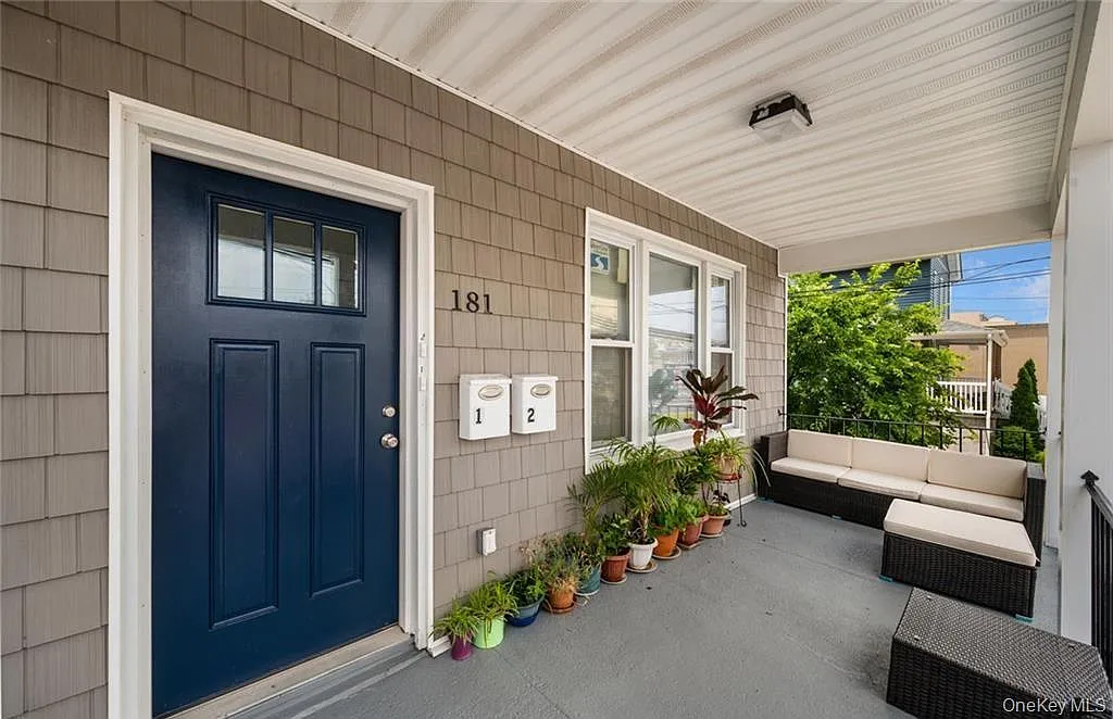 2 bed, 1.0 bath, 1440 sqft, $2,800 — Photo 2