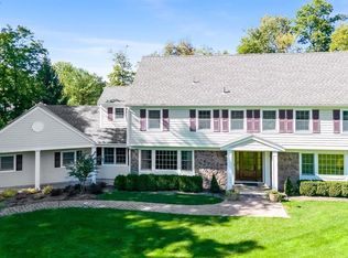 81 Buckhaven Hl, Upper Saddle River, NJ 07458