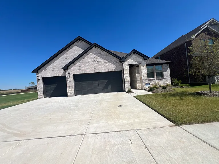 4005 Turpin Dr — Photo 1
