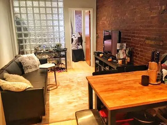 Rented by Friedman Roth Realty | media 22