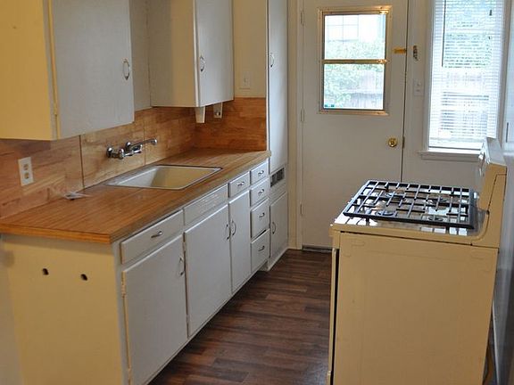 3rd image of 1283 E Brockton Ave
