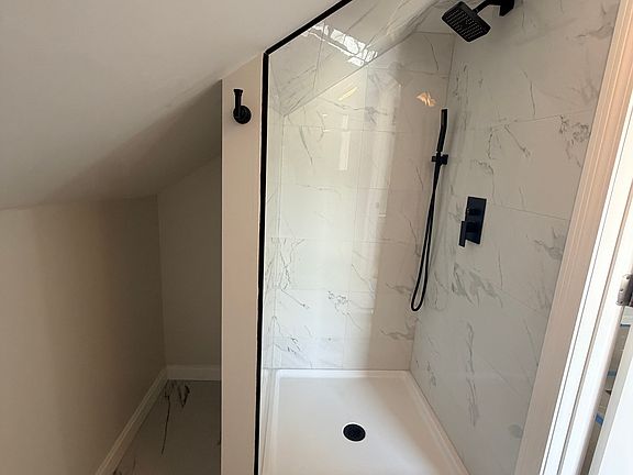 2nd image of 37 Bowers St APT 3