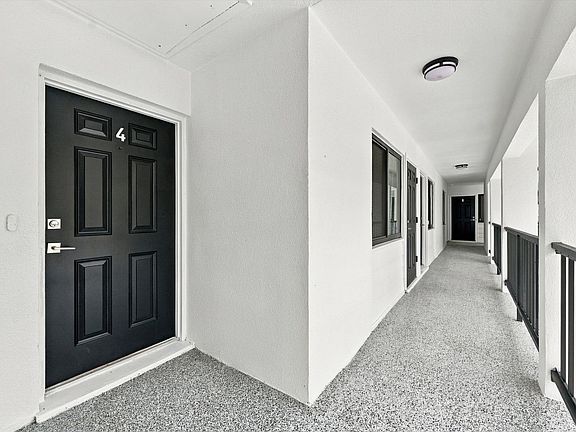 4th image of 171 Golden Gate Pt APT 4