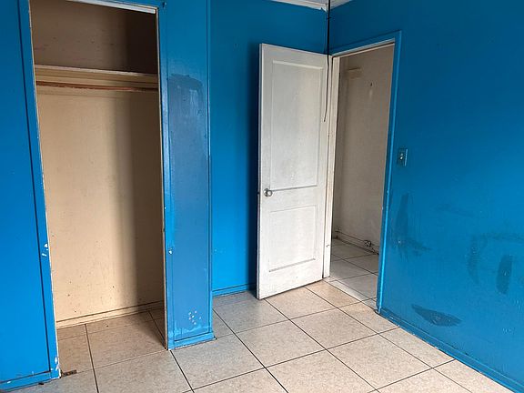 3rd image of 840 W 2nd Street