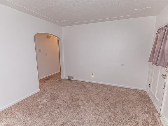 5th image of 5150 Edgewater Dr