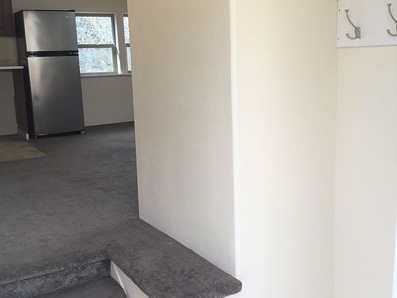 5th image of 2734 N Houghton St Unit B