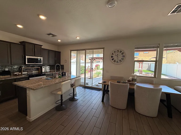 8804 W Jefferson St — Photo 6