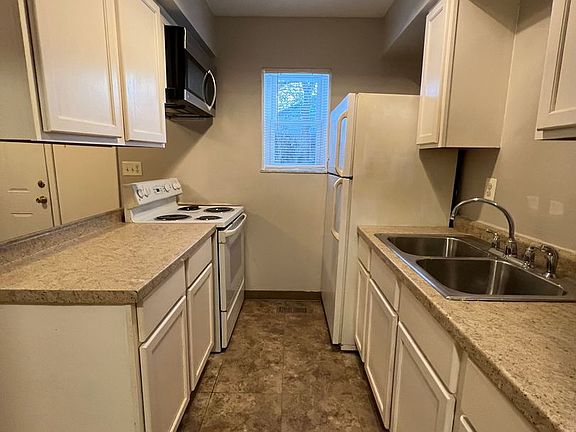 4th image of 3540 Dorham Pl #3540