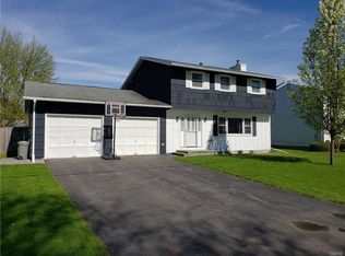 5501 Topsfield Ln, Clay, NY 13041