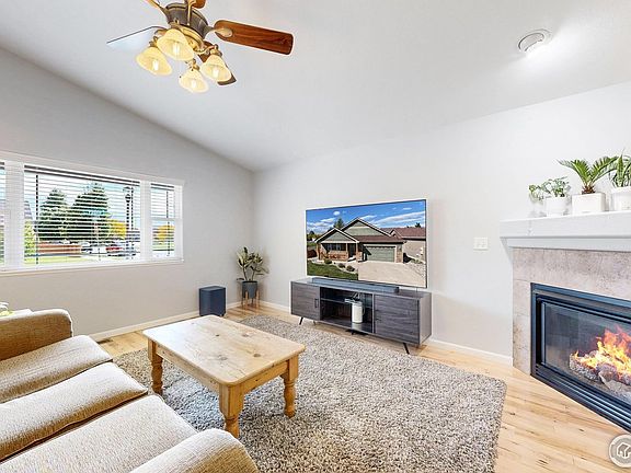 5th image of 2349 Paonia St