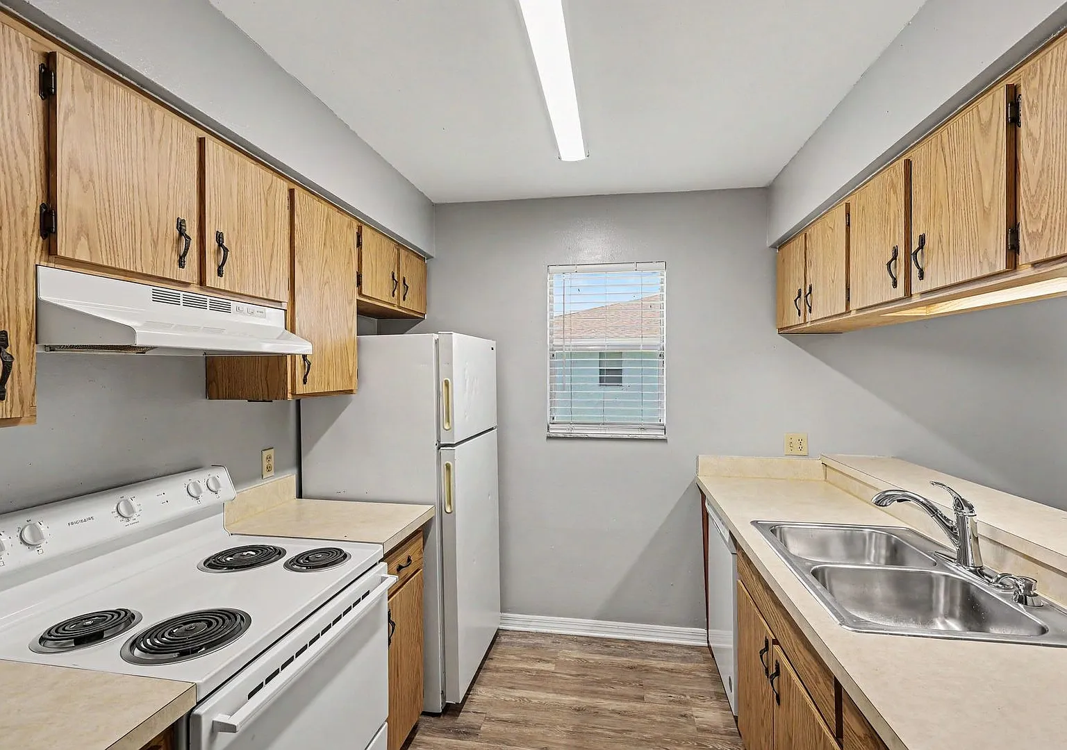 2280-2286 Fox Hollow Dr. — Photo 3