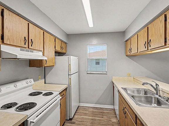 3rd image of 2280-2286 Fox Hollow Dr