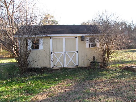Storage building w/electric