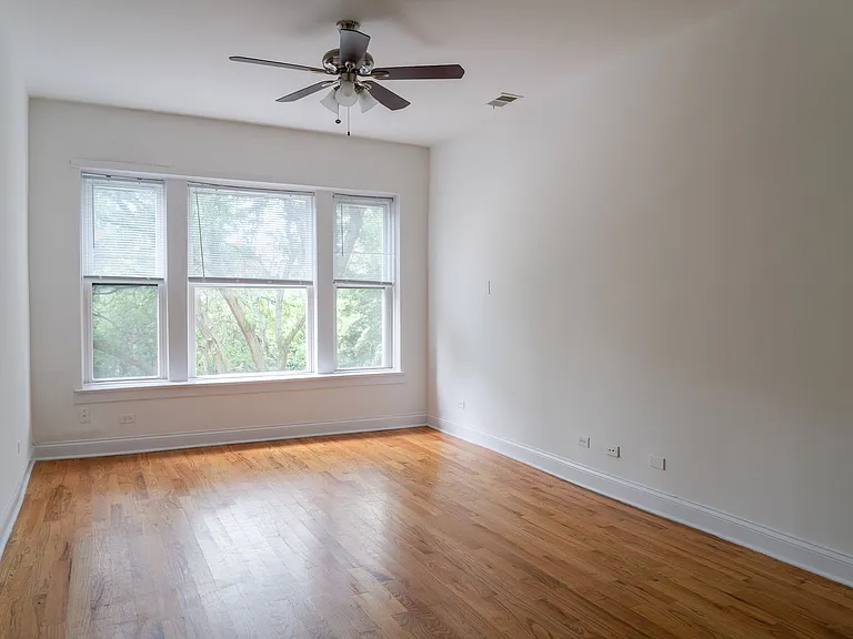 Uptown - 2 Bed / 1 Bath - In-Unit Laundry — Photo 6