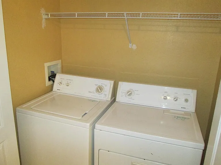 202 E South St #2040 — Photo 8