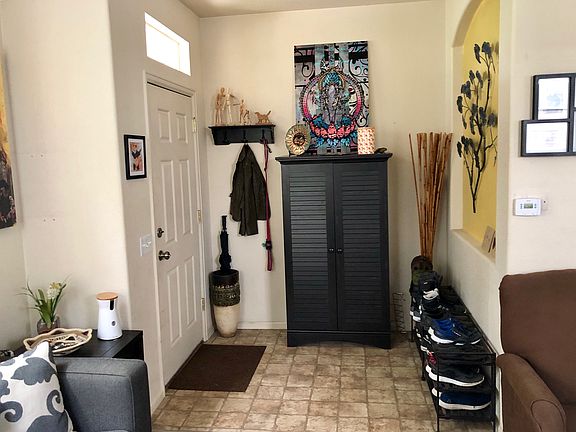 2nd image of 4753 Flower St