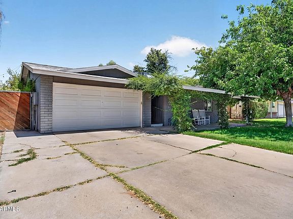 4th image of 422 W HORSESHOE Avenue