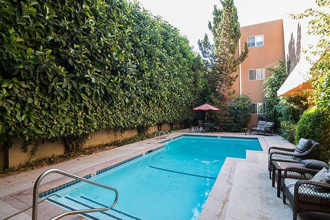 1st image of 4240 Fulton Ave Unit 104