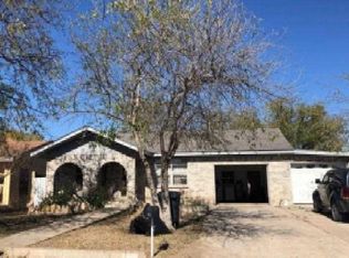 1055 Flores Dr, Eagle Pass, TX 78852