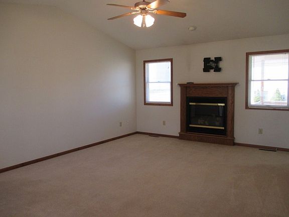 3rd image of 626 Tallgrass Dr