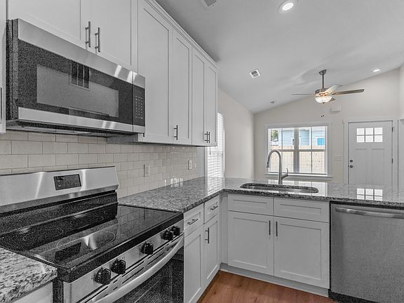 5th image of 212A Greenville Ave