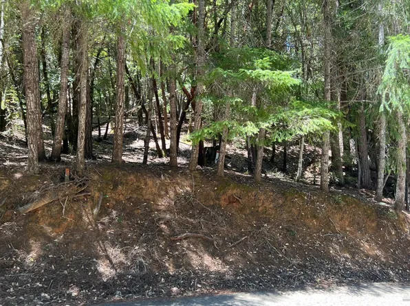 1894 Clover Drive, Willits, CA 95490