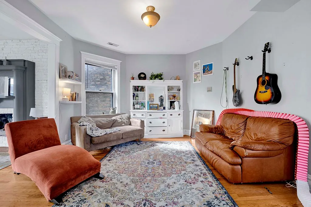 Building Photo - 3828 N Kenmore Ave #2