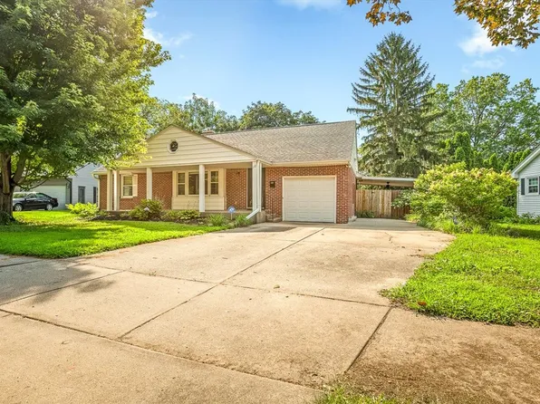 110 S Calvin Park Blvd, Rockford, IL 61107