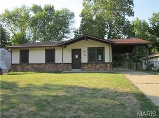 11 Edward Dr, Saint Charles, MO 63304