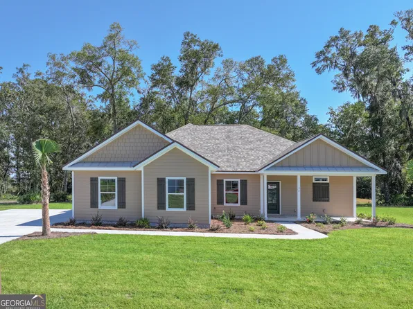 38 Fairwinds Dr, Waverly, GA 31565