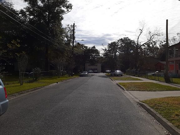 4th image of 2828 Venus St