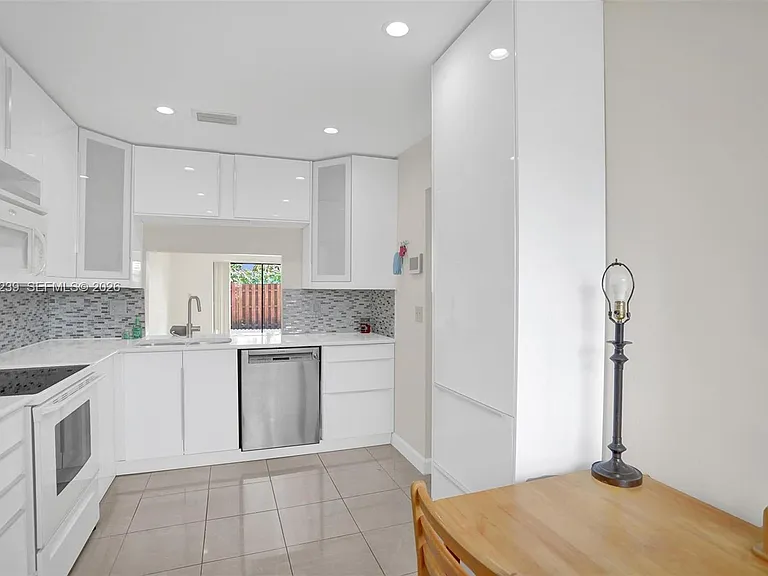 11529 SW 133rd Ter — Photo 5