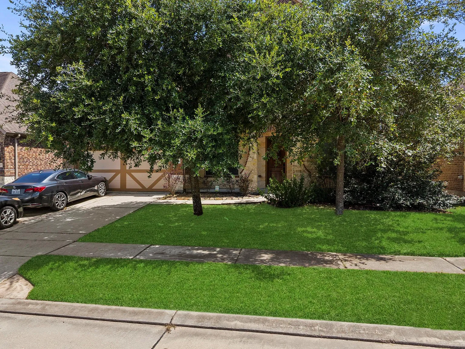 5 bed, 3.5 bath, 4259 sqft, $4,300 — Photo 3