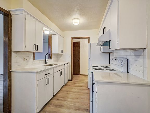 5th image of 2242 Donna Dr