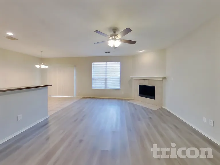 2809 Thistlewood Dr — Photo 2