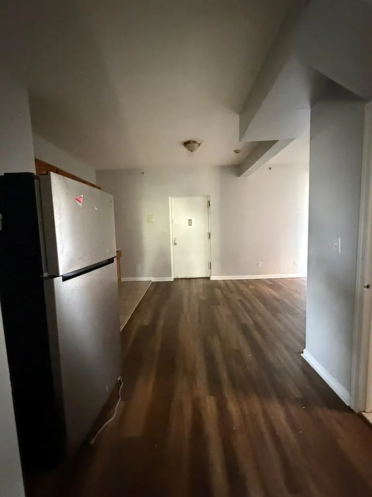 2 bed, 800 sqft, $1,695 — Photo 1