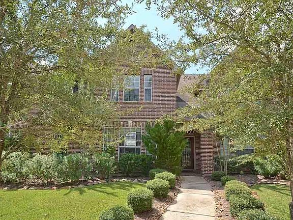 3rd image of 7 Umbria Ln