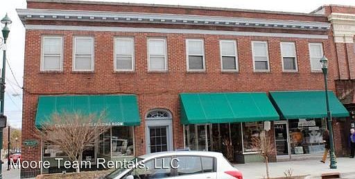 1st image of 446 N Main St