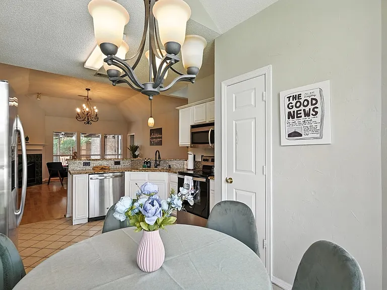 4168 Creekhollow Dr — Photo 8