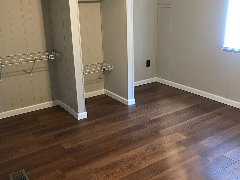 1st image of 106 Forest Dr