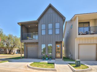 6 S Howard St, Edmond, OK 73003