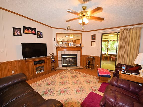 4th image of 901 NE 596th Ave