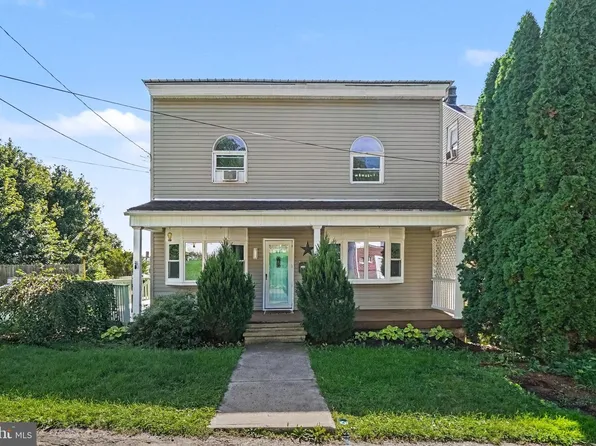 728 W John St, Frackville, PA 17931