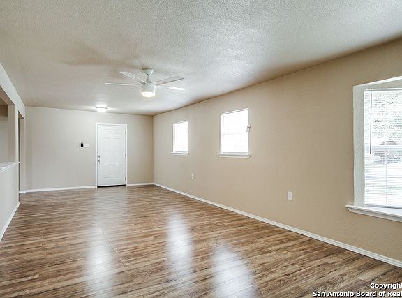 4th image of 206 Howerton Dr