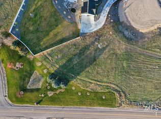 8258 Golden Hills Rd, Nampa, ID 83686