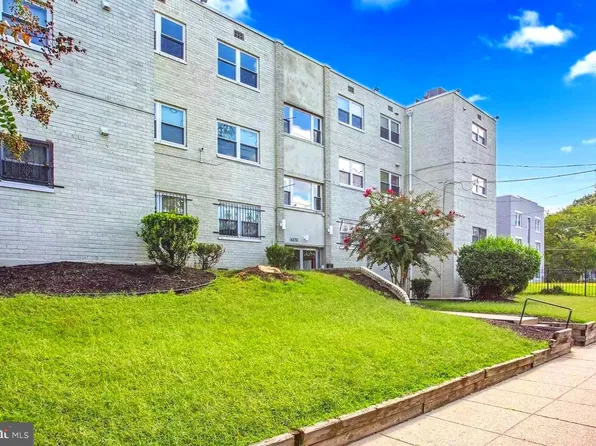4810 Quarles St NE APT 202, Washington, DC 20019