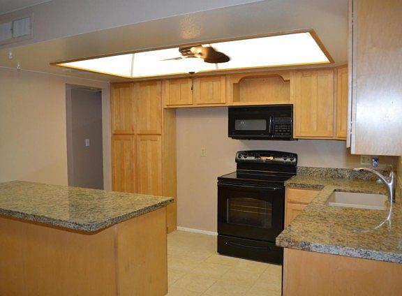 3rd image of 9418 N 37th Ave
