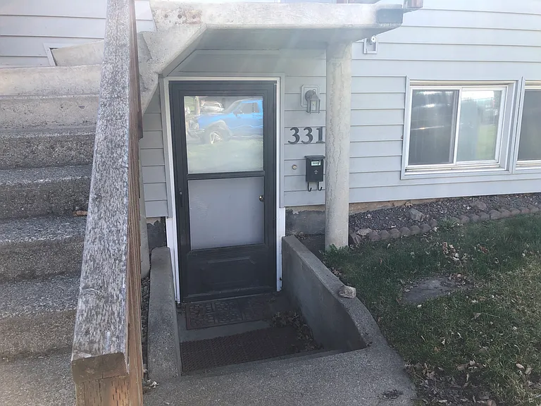 331 NW Cleveland St — Photo 11