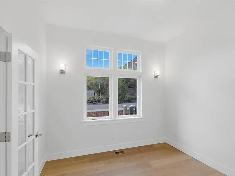 2799 NW Romancier Dr — Photo 3