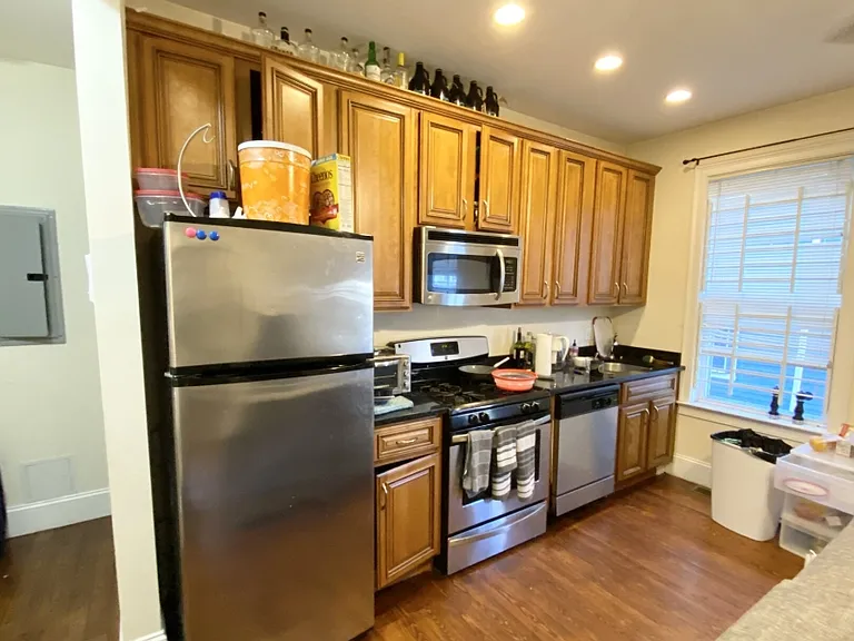 178 Hillside St #1A — Photo 1